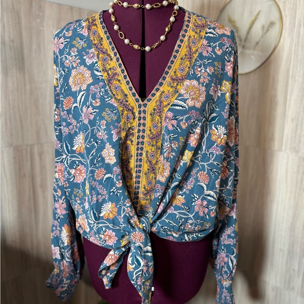 Bunulu Chic V Neck Floral Tie-Front Blouse